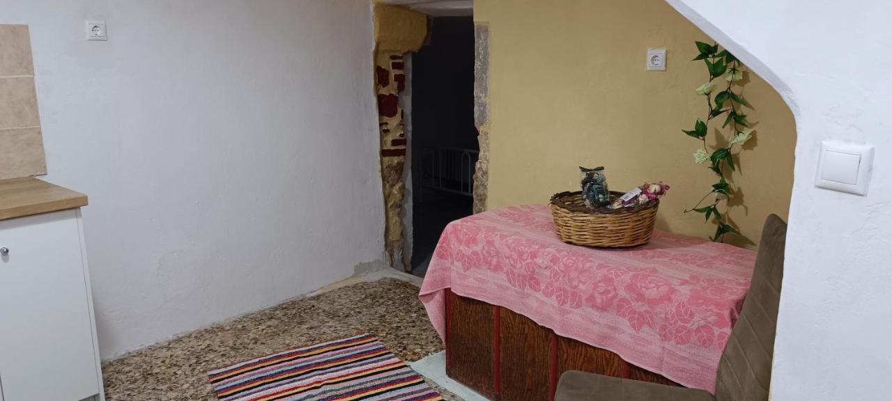 Comfortable And Spacious Stone Traditional Apartmentハニア エクステリア 写真